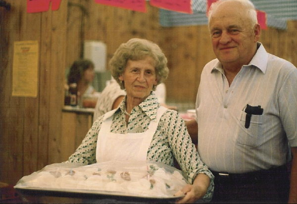 205 Orrin and waitress, Oktoberfest in Bad Durkheim