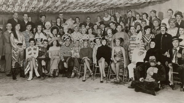 000g - Howard Dahlheimer and Mary Ann Bell - Pots and Pans Sales Group - Halloween , 1953