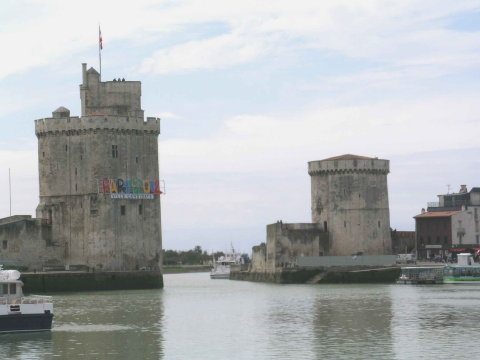 DSCN6773a St Nicolas Tower and Tower of the Chain, La Rochelle