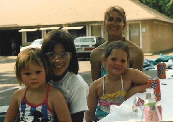 16 - Angela, Corina, Pamela Dahlheimer ; Dorothy (Dahlheimer) Vassar