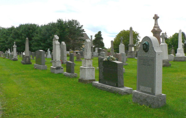 P1090012 (17) Cemetary at Bibeau church, St Francois-du-Lac, south of Quebec