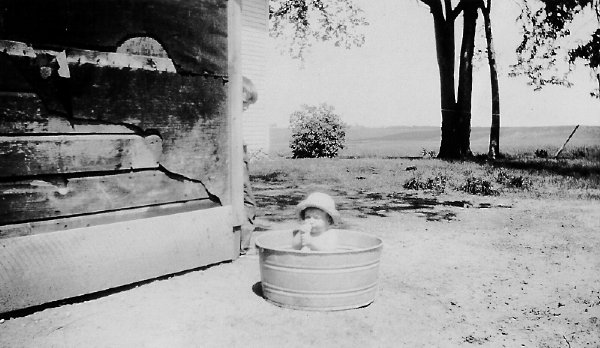 036 Howard Dahlheimer, in bucket, 1931-32